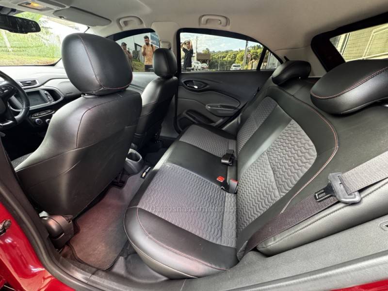 CHEVROLET - ONIX - 2017/2017 - Vermelha - R$ 63.990,00
