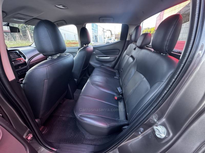 MITSUBISHI - L200 TRITON - 2017/2018 - Cinza - R$ 145.990,00