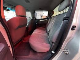 CHEVROLET - S10 - 2014/2014 - Prata - R$ 105.990,00