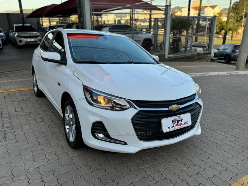 CHEVROLET - ONIX - 2021/2021 - Branca - R$ 84.990,00