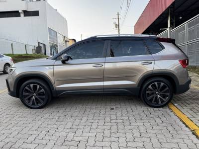 VOLKSWAGEN - TAOS - 2021/2022 - Cinza - R$ 159.990,00