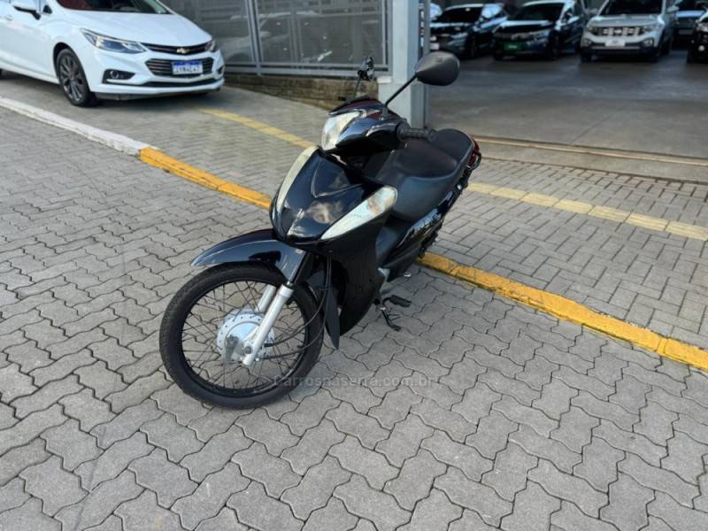 HONDA - BIZ 125 - 2011/2011 - Preta - R$ 9.990,00