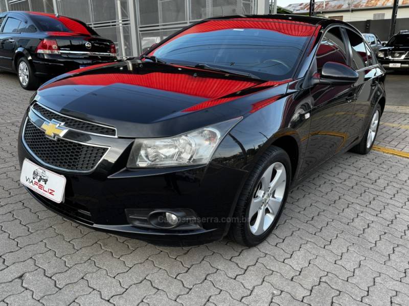 CHEVROLET - CRUZE - 2013/2014 - Preta - R$ 62.990,00