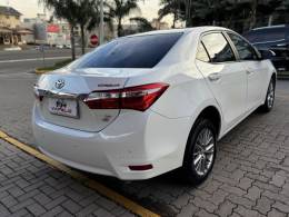 TOYOTA - COROLLA - 2016/2017 - Branca - R$ 94.990,00