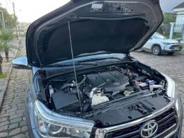TOYOTA - HILUX - 2019/2020 - Cinza - R$ 219.990,00