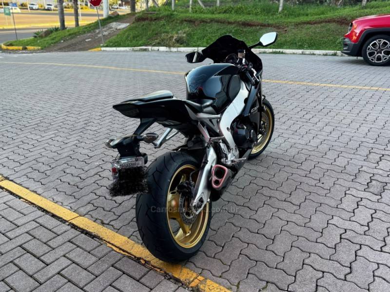 HONDA - CBR 1000RR - 2010/2010 - Preta - R$ 44.990,00