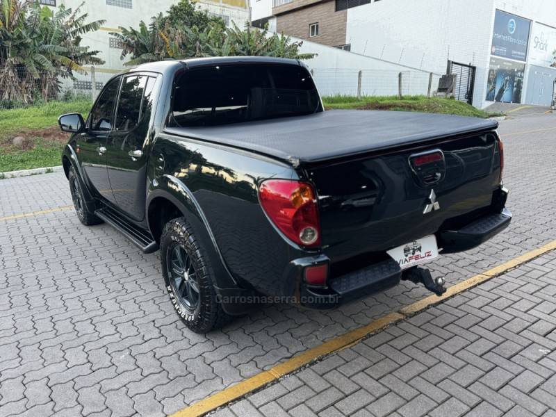 MITSUBISHI - L200 - 2008/2009 - Verde - R$ 92.990,00