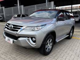 TOYOTA - HILUX SW4 - 2020/2020 - Prata - R$ 209.990,00