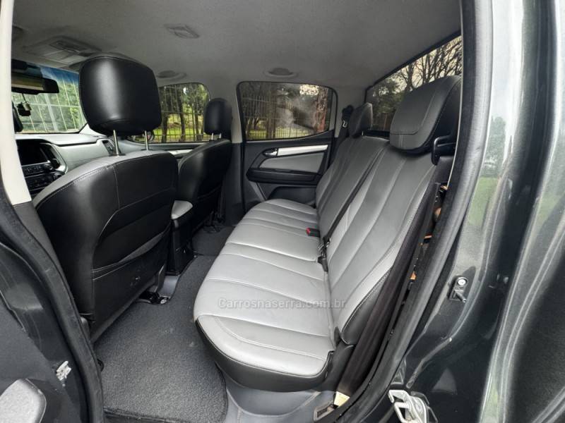 CHEVROLET - S10 - 2016/2017 - Cinza - R$ 154.990,00